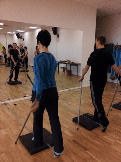 Magnus instruerar sps i spegelsal